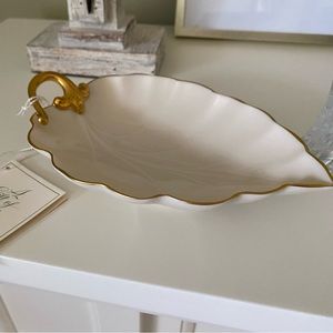 ❤️Beautiful Lenox leaf candy dish with 24 karat gold accent